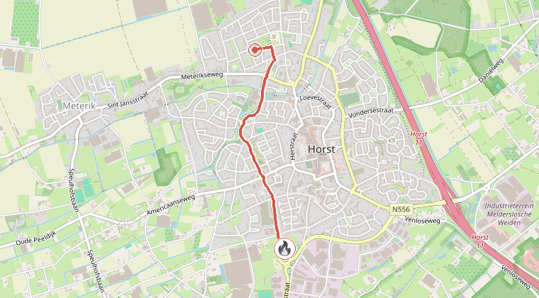 Kaart van de omgeving van de melding, met de kazerne die is gealarmeerd