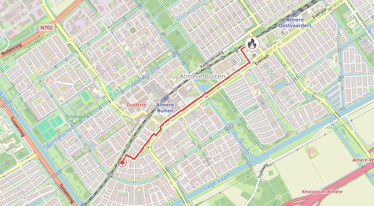 Kaart van de omgeving van de melding, met de kazerne die is gealarmeerd