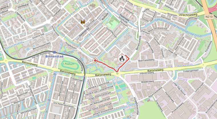 Kaart van de omgeving van de melding, met de kazerne die is gealarmeerd