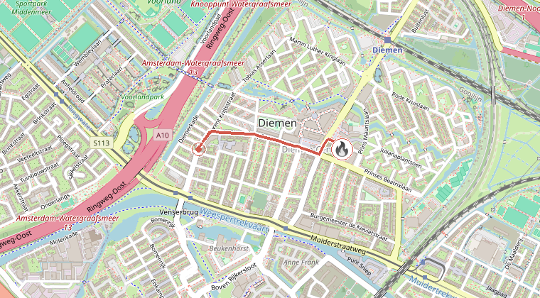 Kaart van de omgeving van de melding, met de kazerne die is gealarmeerd