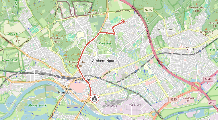 Kaart van de omgeving van de melding, met de kazerne die is gealarmeerd