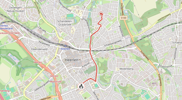 Kaart van de omgeving van de melding, met de kazerne die is gealarmeerd