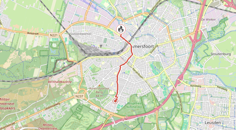 Kaart van de omgeving van de melding, met de kazerne die is gealarmeerd