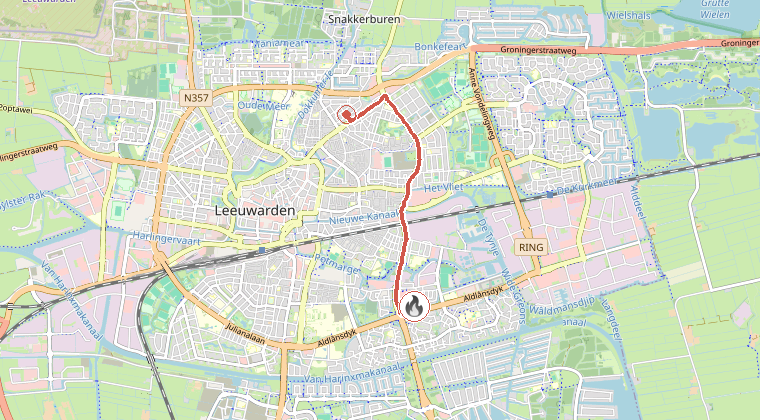 Kaart van de omgeving van de melding, met de kazerne die is gealarmeerd