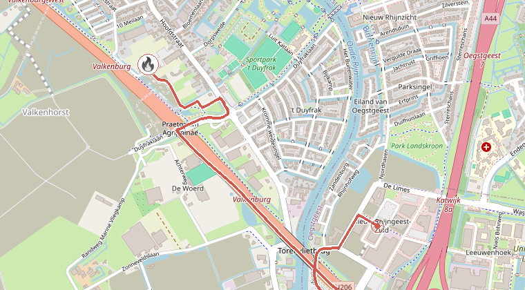 Kaart van de omgeving van de melding, met de kazerne die is gealarmeerd