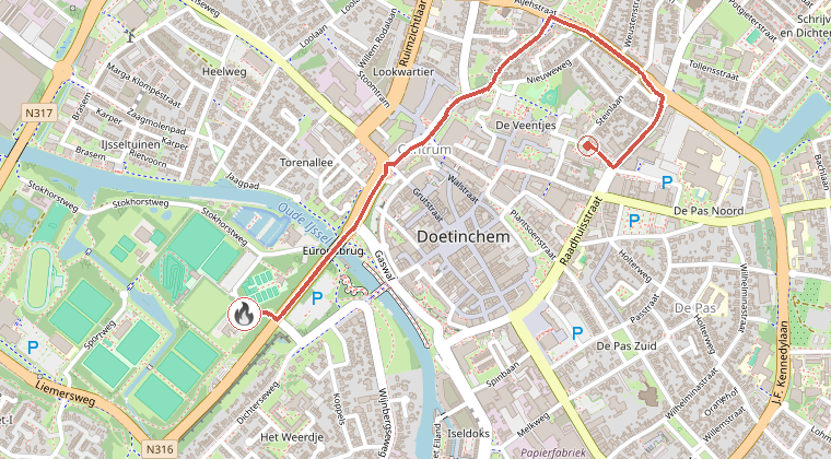Kaart van de omgeving van de melding, met de kazerne die is gealarmeerd