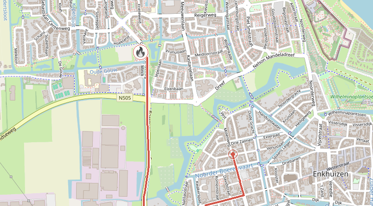 Kaart van de omgeving van de melding, met de kazerne die is gealarmeerd