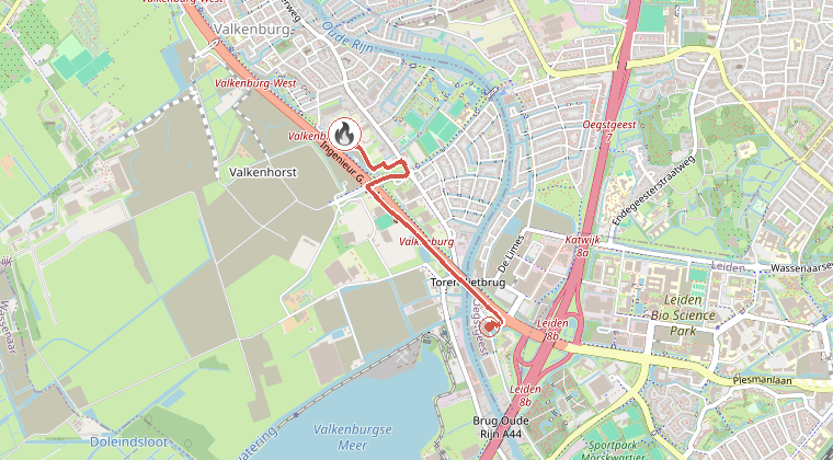 Kaart van de omgeving van de melding, met de kazerne die is gealarmeerd