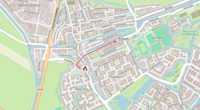 Kaart van de omgeving van de melding, met de kazerne die is gealarmeerd