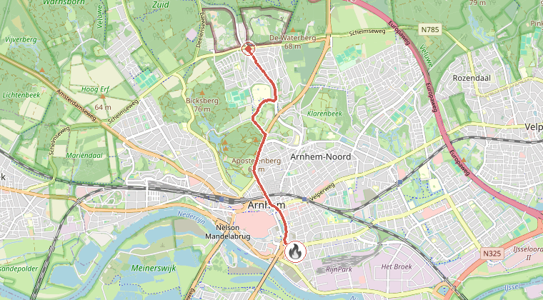 Kaart van de omgeving van de melding, met de kazerne die is gealarmeerd