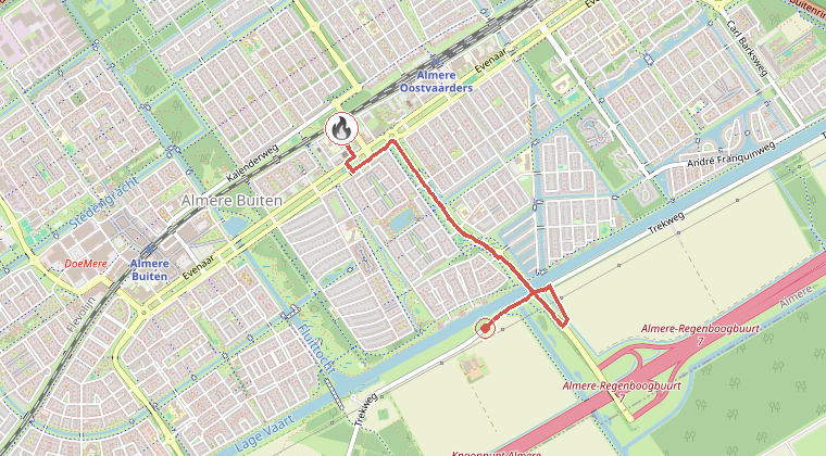 Kaart van de omgeving van de melding, met de kazerne die is gealarmeerd
