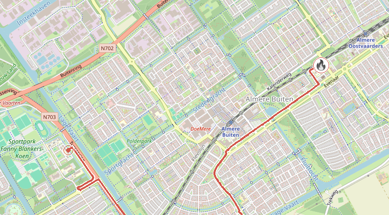 Kaart van de omgeving van de melding, met de kazerne die is gealarmeerd
