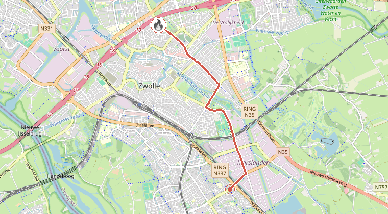 Kaart van de omgeving van de melding, met de kazerne die is gealarmeerd