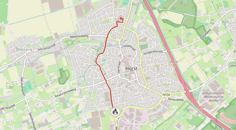 Kaart van de omgeving van de melding, met de kazerne die is gealarmeerd