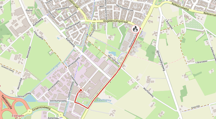 Kaart van de omgeving van de melding, met de kazerne die is gealarmeerd