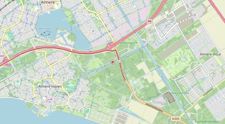 Kaart van de omgeving van de melding, met de kazerne die is gealarmeerd